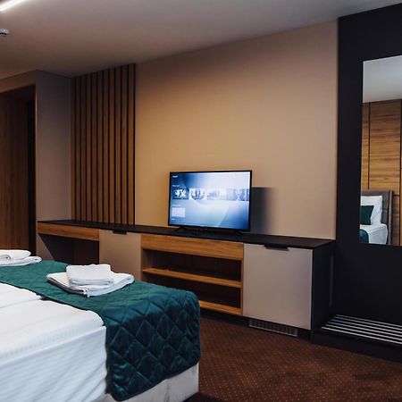 Hotel Brcko Gas Sarajevo Lukavica Bagian luar foto