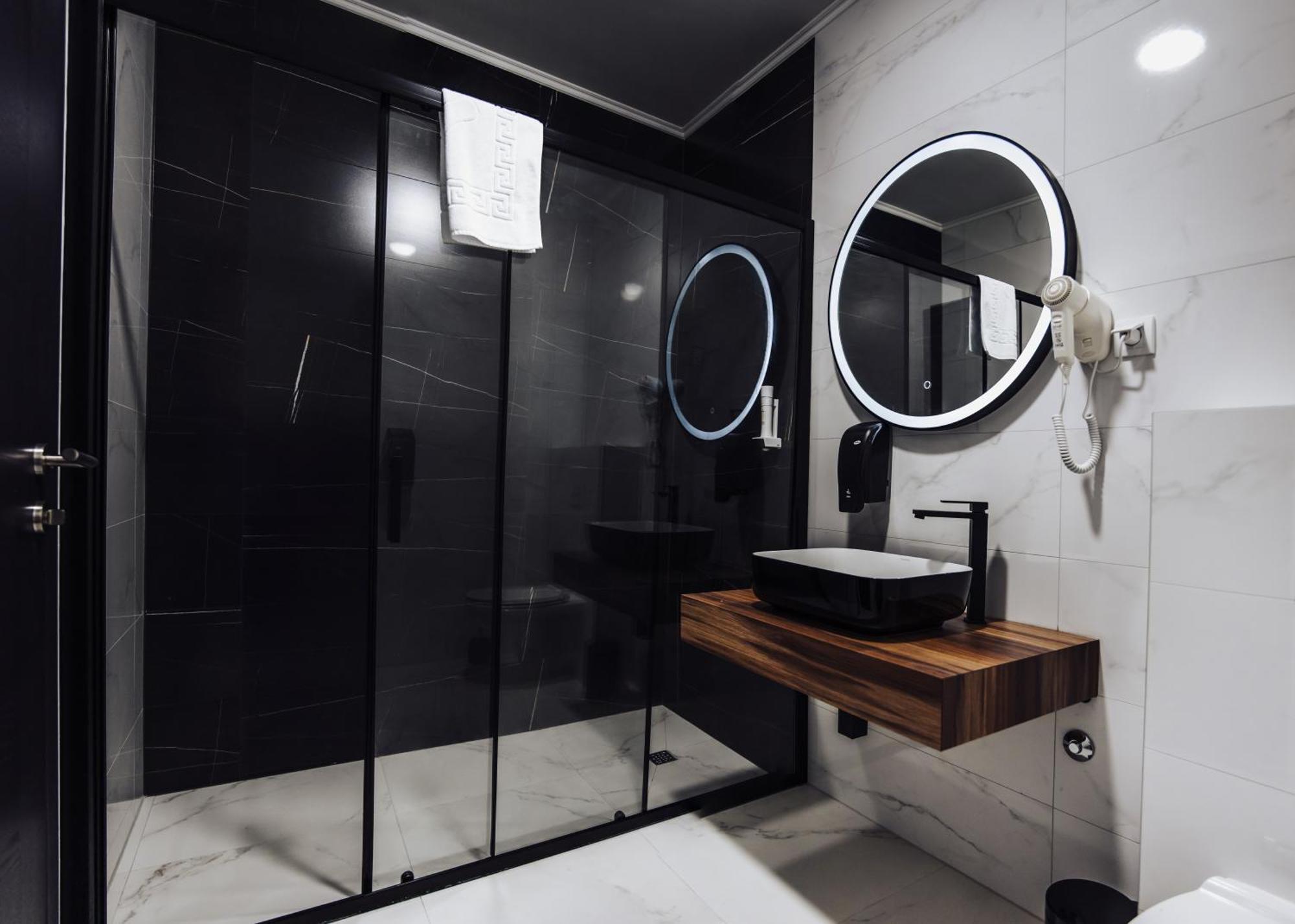 Hotel Brcko Gas Sarajevo Lukavica Bagian luar foto
