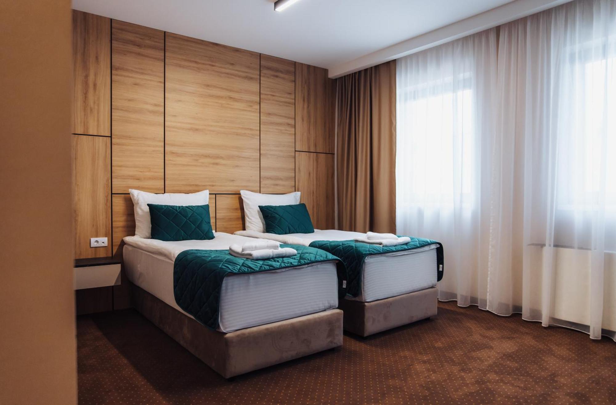 Hotel Brcko Gas Sarajevo Lukavica Bagian luar foto
