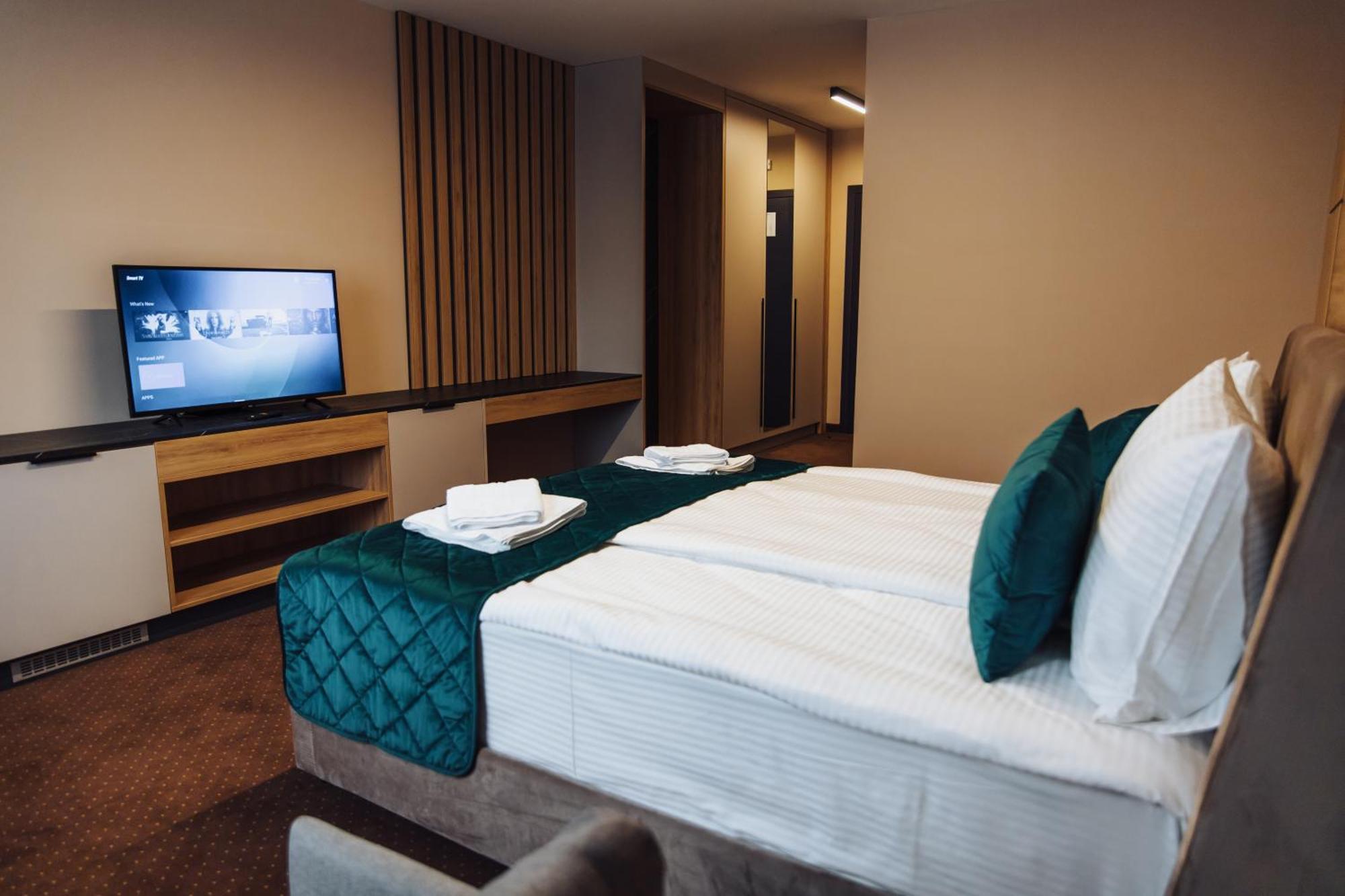 Hotel Brcko Gas Sarajevo Lukavica Bagian luar foto