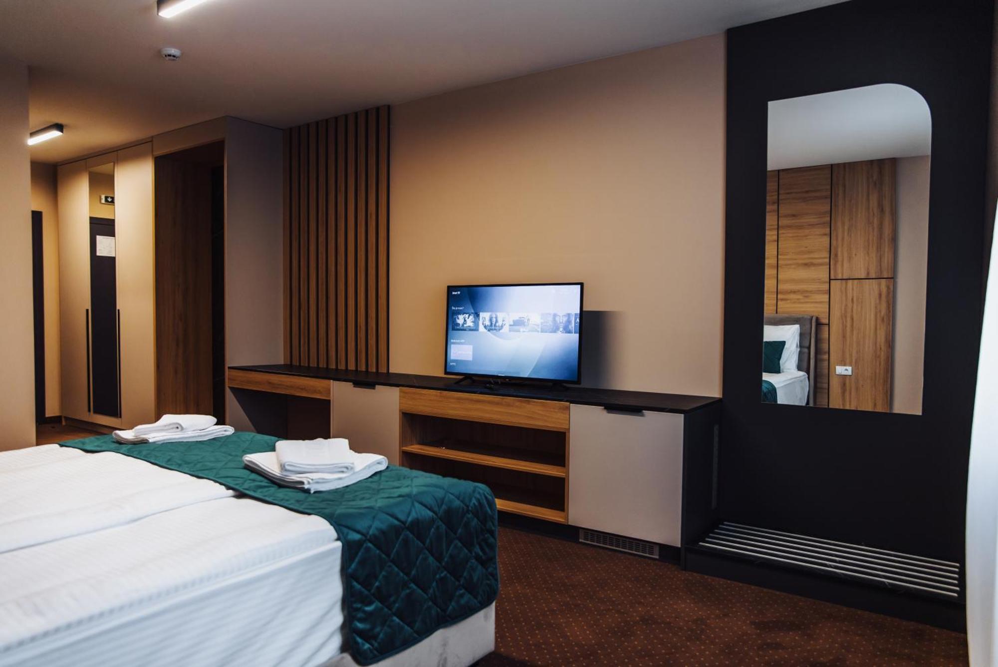 Hotel Brcko Gas Sarajevo Lukavica Bagian luar foto